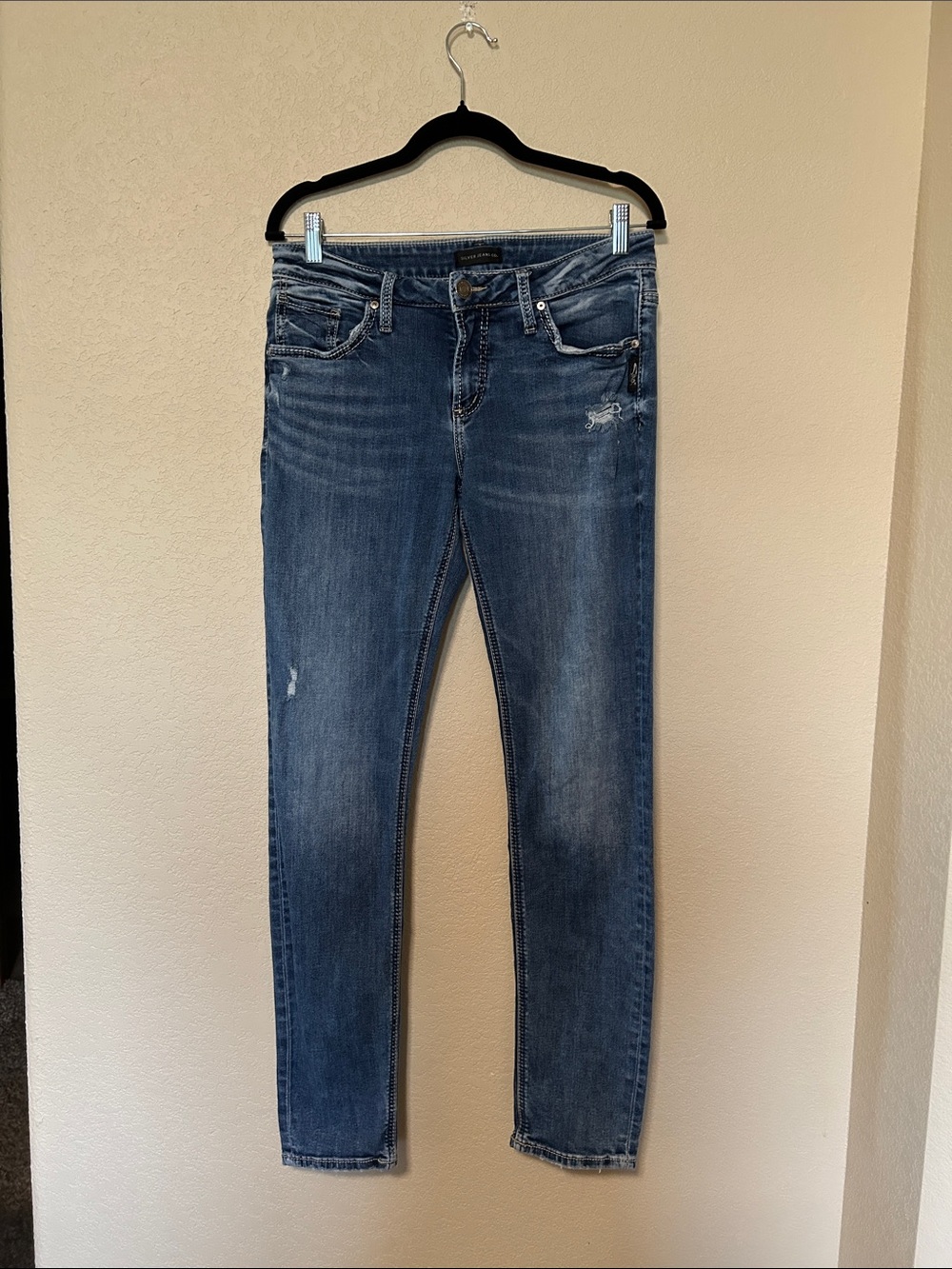 Silver Jeans Co. Boyfriend Jeans W29/L29 Medium Wash Distressed Denim